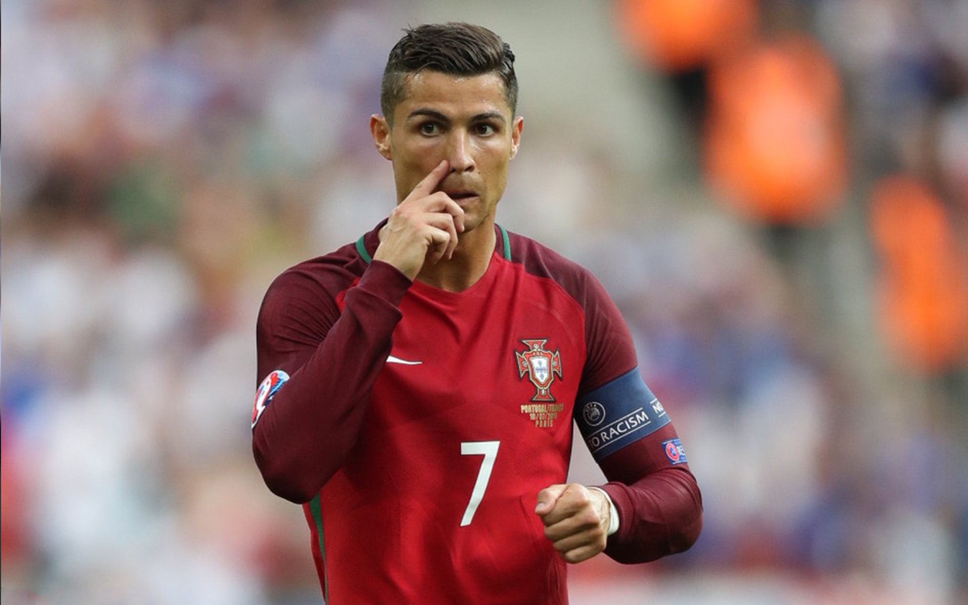 拜仁15场全胜领跑德甲,孔帕尼带队跑动距离跃居榜首,拜仁zirkzee